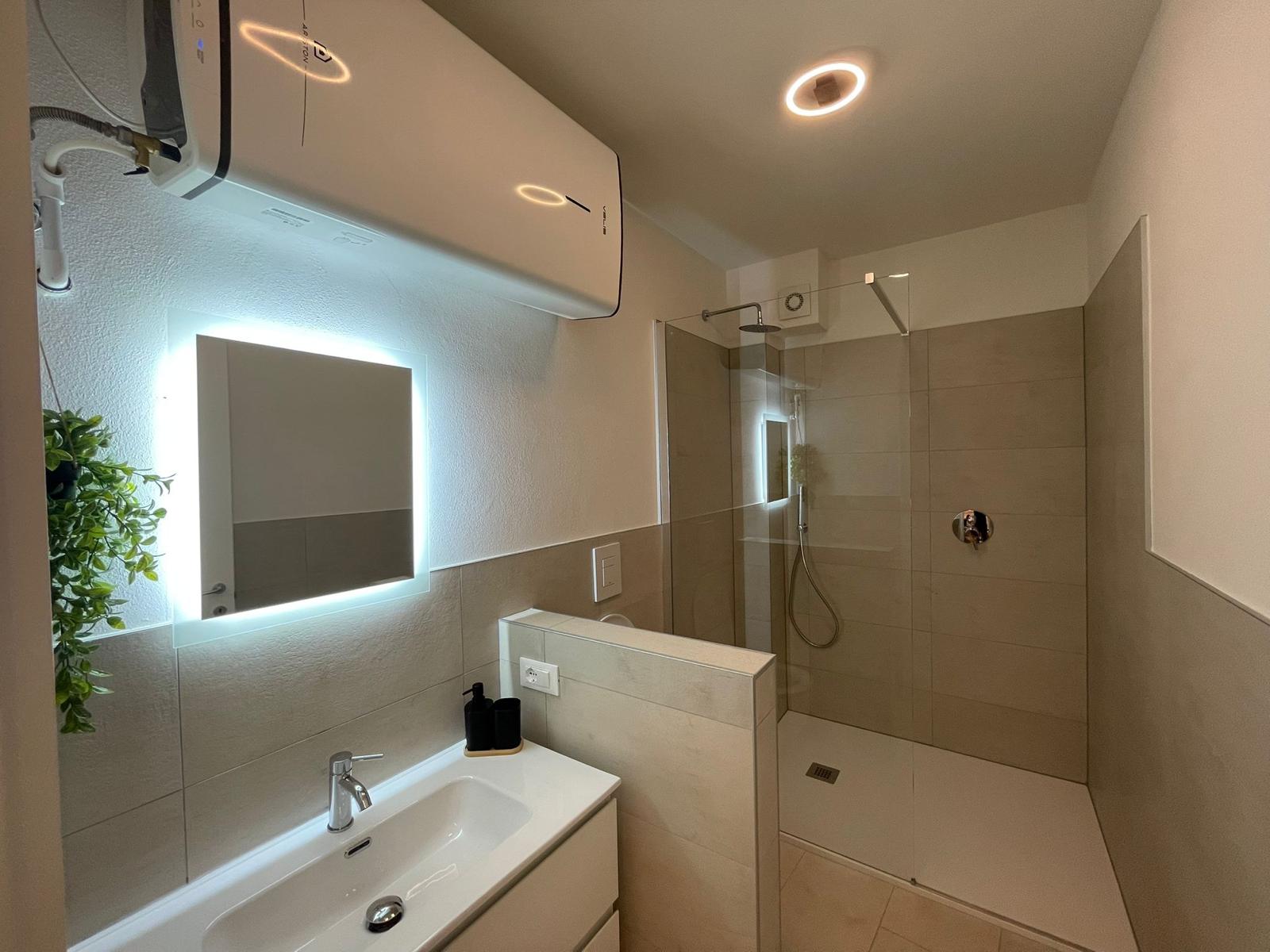 Bagno con doccia